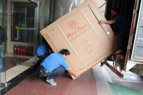 锦屏钢琴贵重工艺品无忧运